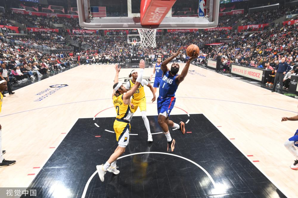 女儿穿着阿 女儿穿着阿